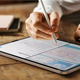 محافظ صفحه نمایش مگنتی ESR برای iPad Pro 12.9″ Paper-Feel Magnetic Screen Protector